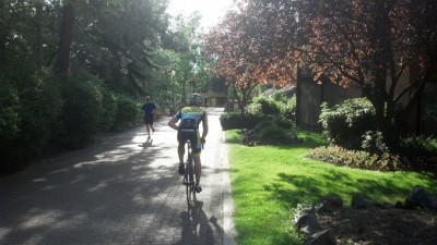 Spokane-Centennial-Trail_Behind-Red-Lion-Inn-at-Park_Bicycle-Rider-Runner_forweb